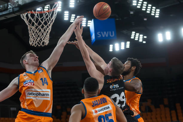 在对阵四川 在对阵四川